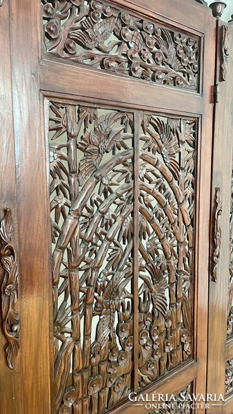 Indonesian richly carved, huge screen, Indian, Oriental, Asian, Japanese, Chinese