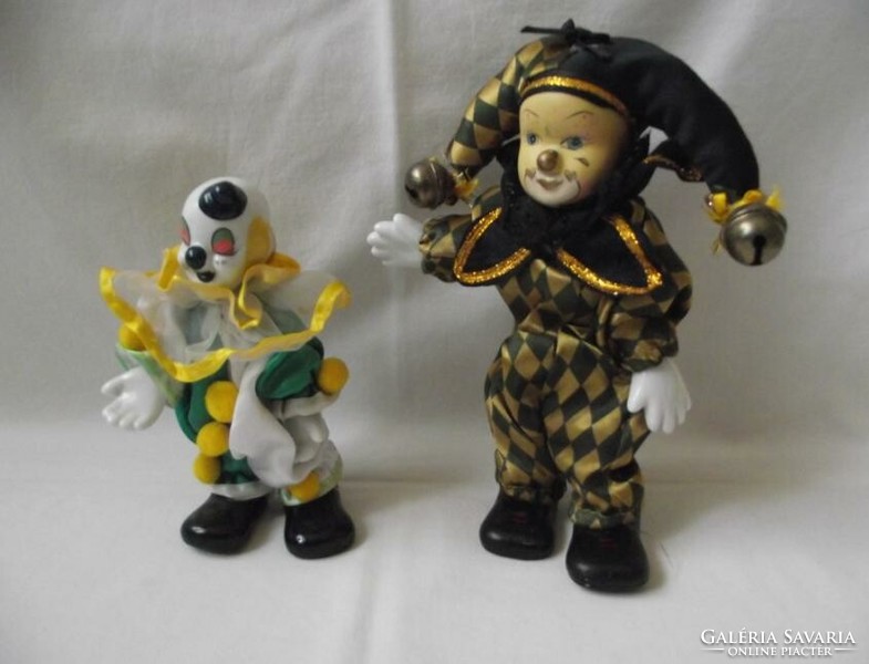 2 clown dolls with porcelain head, hands and feet (with rattle cap)