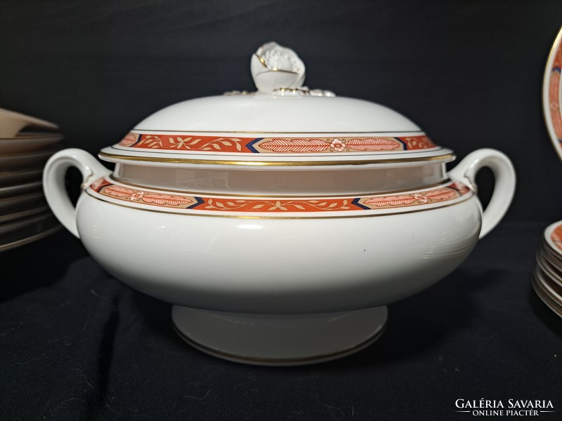 28-piece royal worcester porcelain tableware for 6 people.