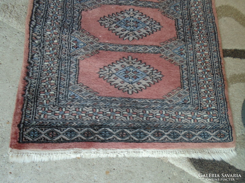 Hand knotted Persian running rug in good condition