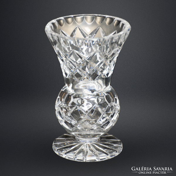 Kisméretű kristályüveg váza