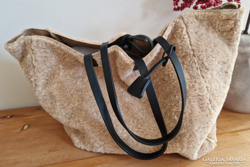 Design Spanish lambswool soft faux fur bag, new, women's, beige-cream color, hand or shoulder bag