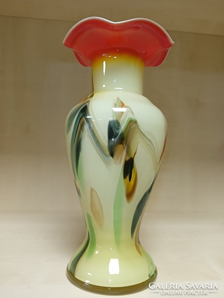Murano vase with a frilled mouth