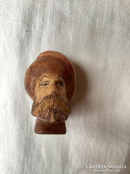 Antik turbános arab férfi fej cserép pipa.