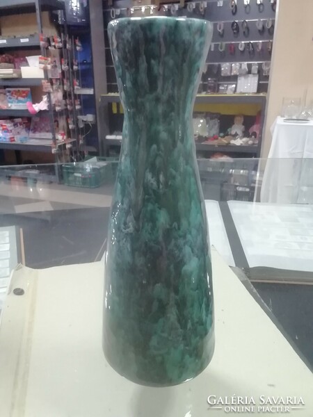 Retractable ceramic vase