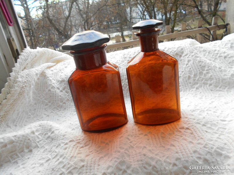 2 brown pharmacy bottles with original stoppers - the price is for 2 pcs