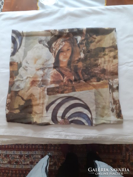 A special decorative pillow. 40X47 cm