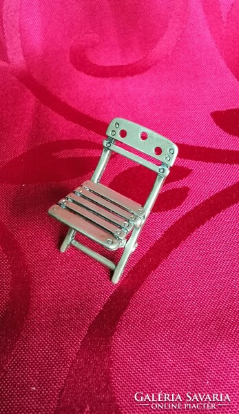 Ezüst miniatűr kemping szék