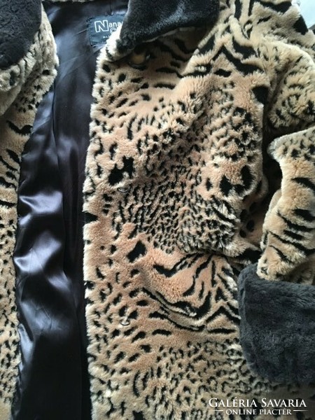 Fur coat - nane creations - u.S.A. - M size