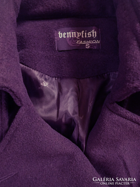 Új, címkés, Bennafish márkájú S-es sötétlila lila színű női elegáns kabát tengerészkabát saját övvel