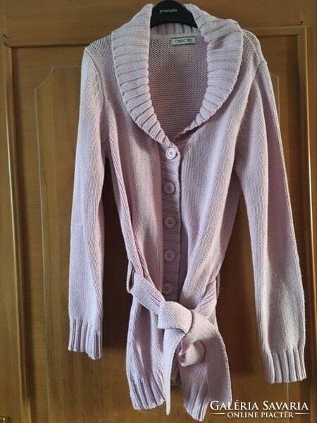 Warm knitted cardigan with pink collar