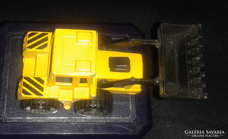 1976 Matchbox superfast tractor shovel no. 29