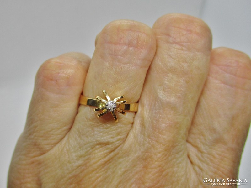Különleges finland arany gyűrű gyémántkővel, csodaszép!