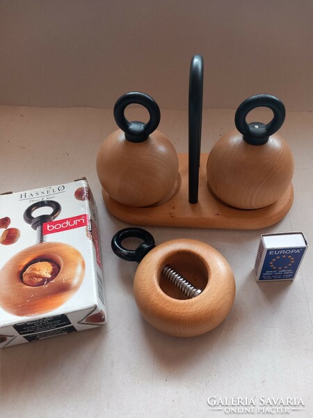 R. Nissen and c. Jörgensen design bodum marked Danish salt pepper mill grinder nutcracker made in Denmark