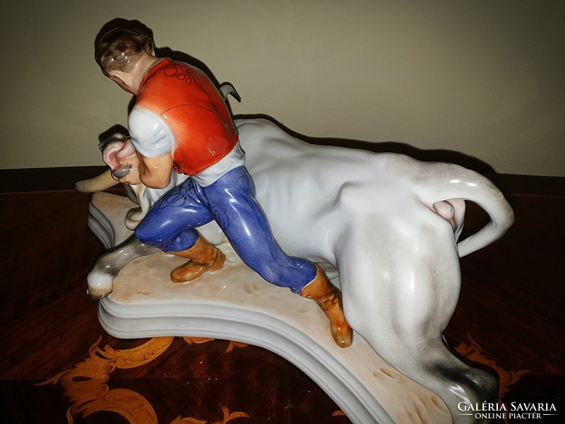 Immaculate Herend xxl Toldi figure with a bull