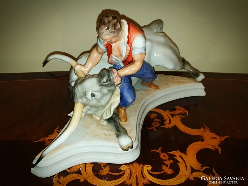 Immaculate Herend xxl Toldi figure with a bull