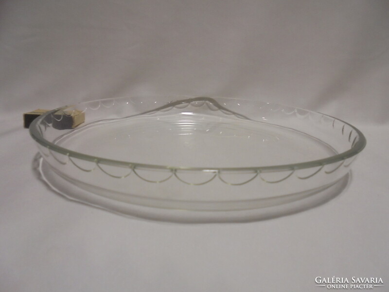 Pyrex heat-resistant glass bowl, serving bowl