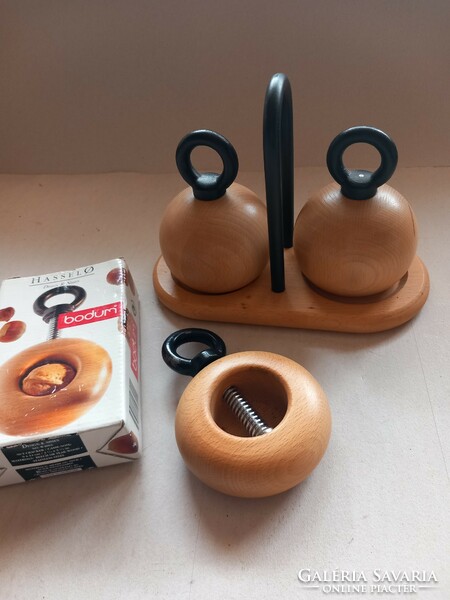 R. Nissen and c. Jörgensen design bodum marked Danish salt pepper mill grinder nutcracker made in Denmark