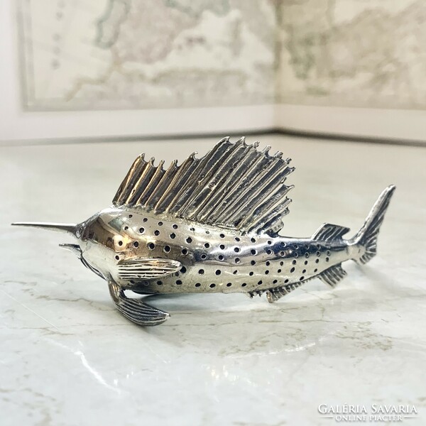 800 silver swordfish figurine, with Hungarian hallmark, video available