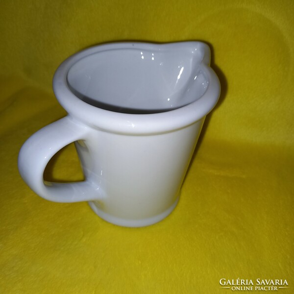 250 Ml stoneware measuring cup, apothecary or kitchen container, spout.
