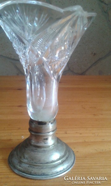 Lead crystal vase with silver base