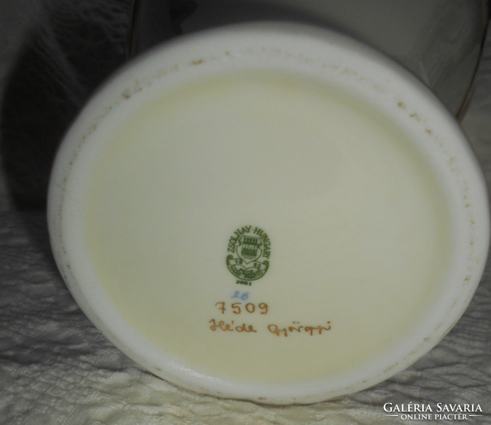 Zsolnay  porcelán  váza  pipacs minta- mesterfestő jelzésével