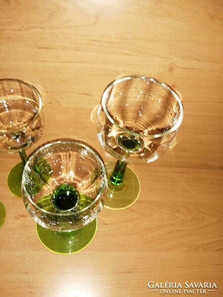Zöld talpas üveg poharak különböző méretben egyben (28/d)