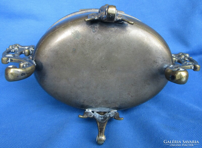 Antique copper sugar bowl marked, 15 cm high, 19.5 cm long, 9 cm wide.