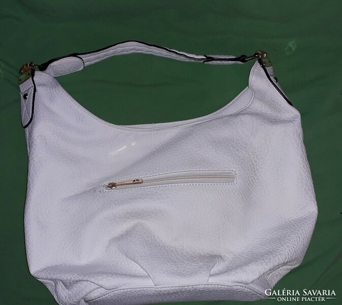 Beautiful, high-quality, snow-white, spacious, elegant women's handbag, in good condition, 28x38x10cm, according to the pictures
