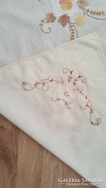 Linen tablecloth needlework