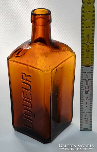 "Hobé Liqueur" négyzetes hasáb, barna likőrösüveg (2891)