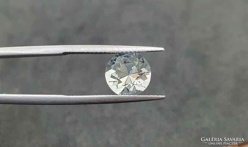 Brill cut aquamarine 2.92 Carats. With certification.