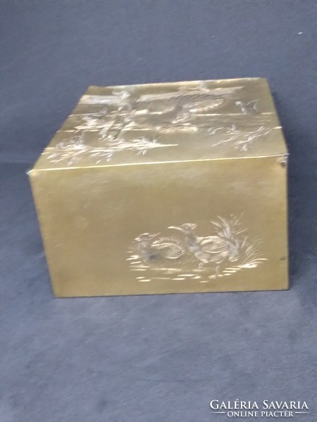 Engraved, chiseled box with a hunting scene.