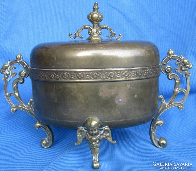 Antique copper sugar bowl marked, 15 cm high, 19.5 cm long, 9 cm wide.