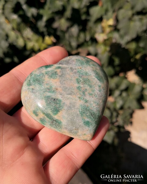 Aventurine heart, mineral crystal