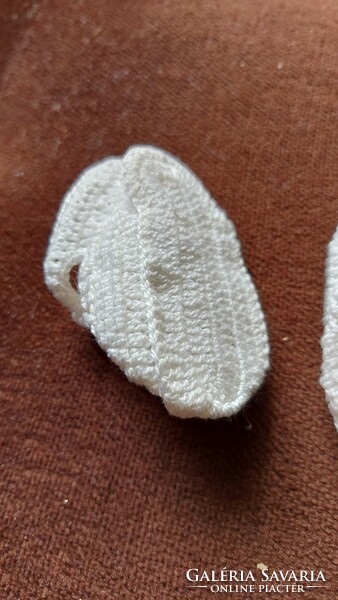 Crochet baby shoes