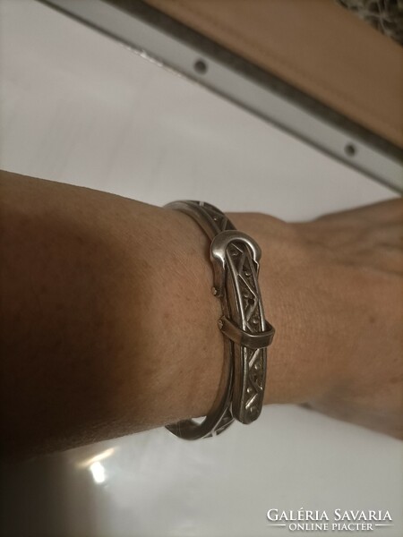 Special silver bangle bracelet