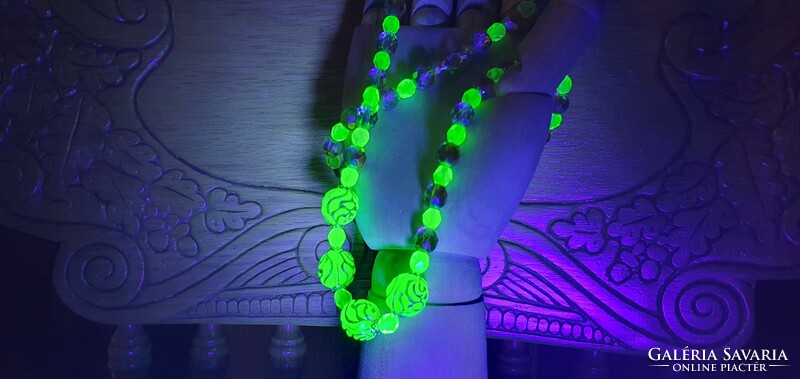 Genuine Czech Uranium Glass Necklace #24006