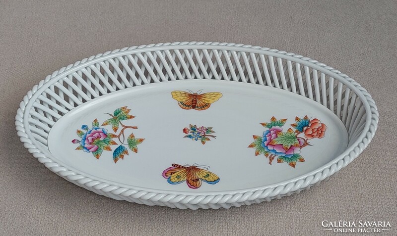 Herend porcelain wicker basket with Victoria pattern in perfect condition