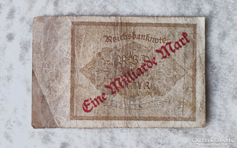 1923-ban felülnyomott 1 milliárd márka (F) Német weimari köztársaság | 1 db bankjegy