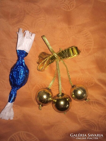 Christmas tree decoration - gabled ball with hanging bow