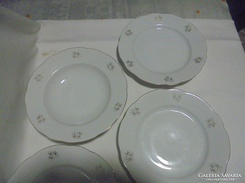 Hét darab régi Bohemia porcelán tányér együtt - három mély, négy lapos