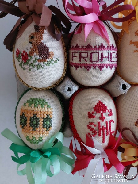 Hímzett húsvéti tojás 8 db kézműves dekoráció