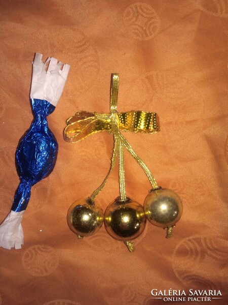 Christmas tree decoration - gabled ball with hanging bow