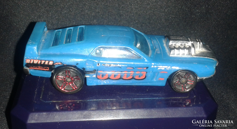 Hot Wheels Blue Rivited 6605