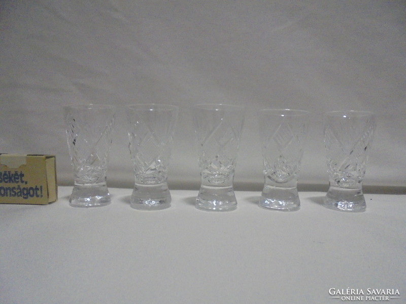 Metszett üveg röviditalos pohár - öt darab együtt