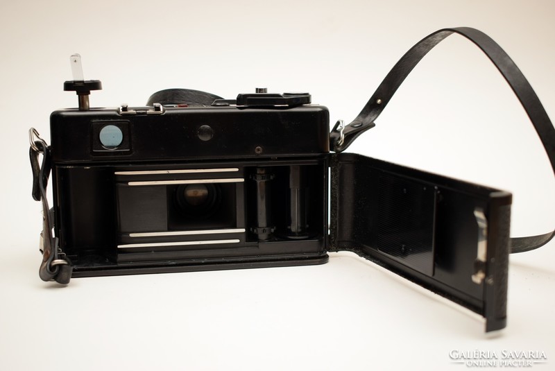 Retro yashica mg-1 camera / old / lens 45 mm 1:2.8