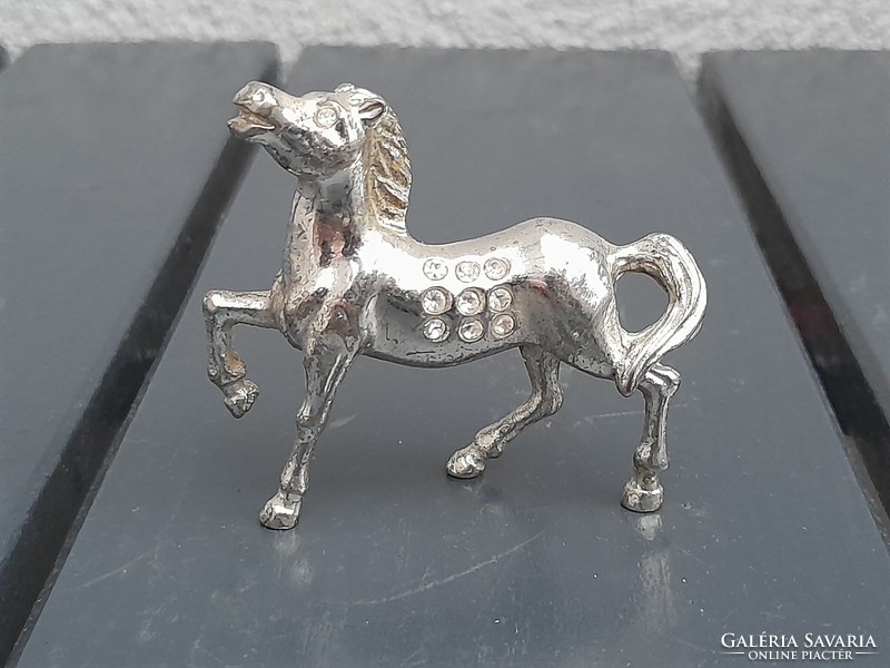 A beautifully crafted jewelry horse