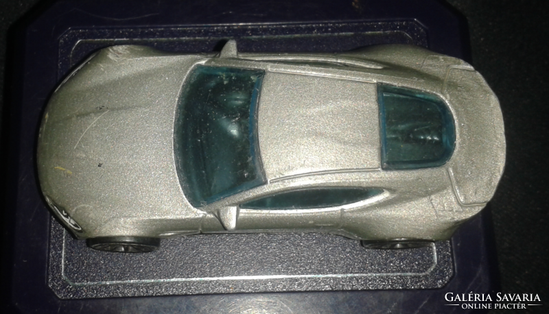 2015 Mattel Hot Wheels Aston Martin DB10