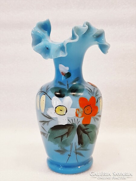 KIÁRUSÍTÁS! Biedermeier zománcfestett fodros peremű üveg váza FIX 3000 Ft.